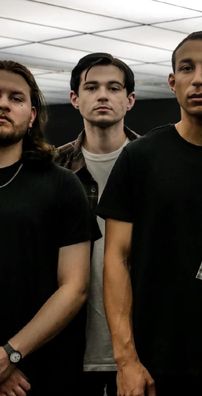 Foto de Foreign Hands