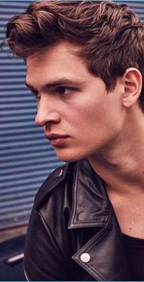 Foto de Ansel Elgort