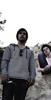 Foto de Underneath The Gun