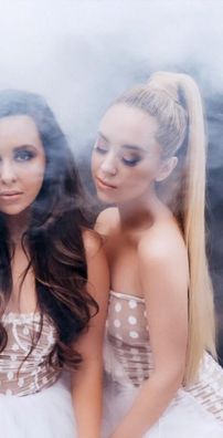 Foto de Megan And Liz