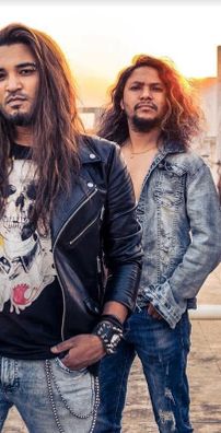 Foto de Girish And The Chronicles