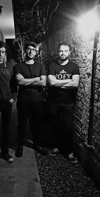 Foto de Explain Away