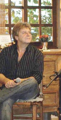 Foto de Rouxinol e Sabiá