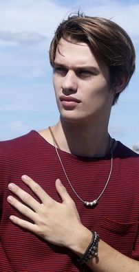 Foto de Nicholas Galitzine