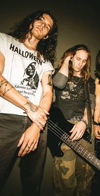 Foto de Return to Dust