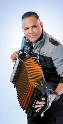 Foto de Josued y Su Impacto Típico