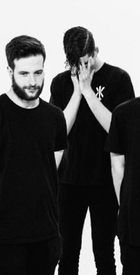 Foto de Holding Absence