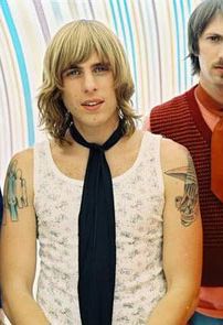 Foto de Under The Influence of Giants