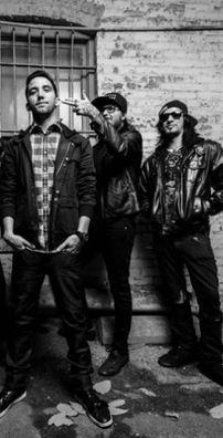 Foto de Behind The Fallen