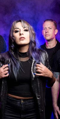 Foto de Eva Under Fire