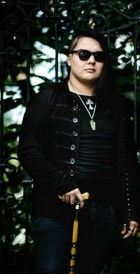 Foto de Ariel Maniki and the Black Halos