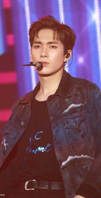 Foto de Aaron (NU'EST)