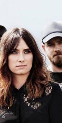 Foto de Walking On Cars