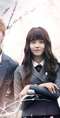 Foto de Who Are You: School 2015