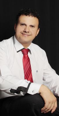 Foto de Cantor Ailton Belem