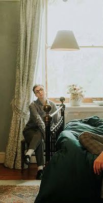 Foto de Holding Absence