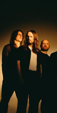 Foto de Fit For A King