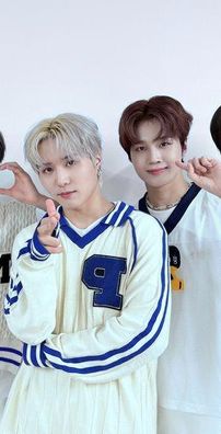 Foto de EASTHINE (이스트샤인)