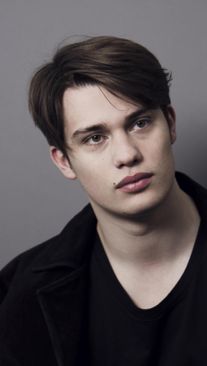 Nicholas Galitzine - LETRAS.MUS.BR