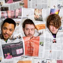 Foto de Does It Offend You, Yeah?