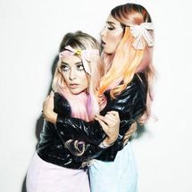 Foto de Rebecca and Fiona