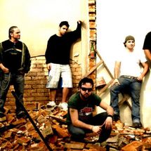 Foto de Lados Opostos