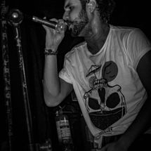 Foto de Bastilha Em Queda