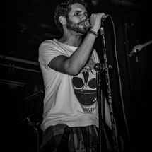 Foto de Bastilha Em Queda