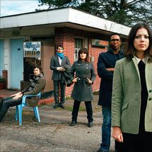 Foto de Pretty Girls Make Graves