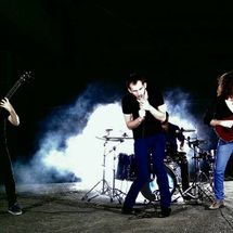Foto de Distorted Harmony