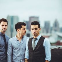 Foto de Dinner And a Suit