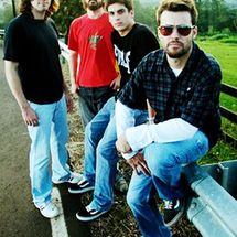 Foto de Reação Em Cadeia