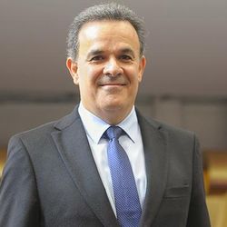 Foto do artista Fernando de la Mora
