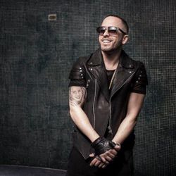 Foto do artista Yandel