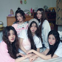 Foto do artista ILLIT