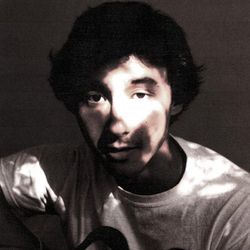 Foto do artista Pedro Mizutani