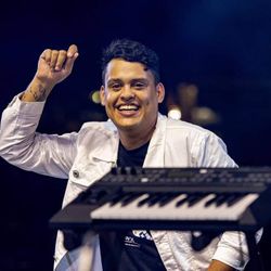 Foto do artista Thiago Aquino