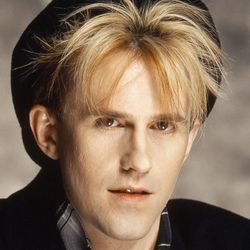 Foto do artista Howard Jones