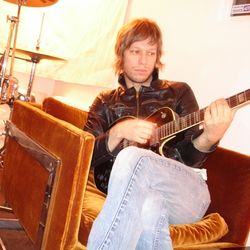 Foto do artista Jason Falkner