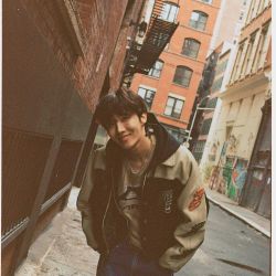 Foto do artista j-hope