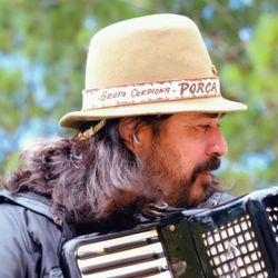 Foto do artista Porca Véia