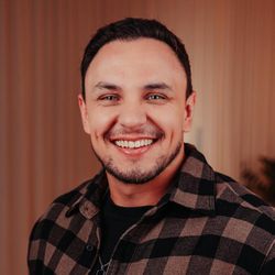 Foto do artista Theo Rubia