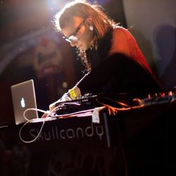 Foto do artista Skrillex