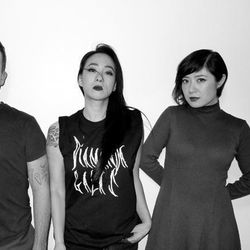 Foto do artista Xiu Xiu