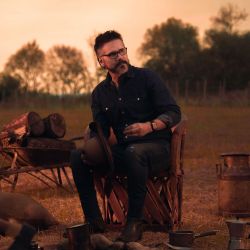 Foto do artista Jesús Adrián Romero