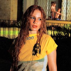 Foto do artista Carol Biazin