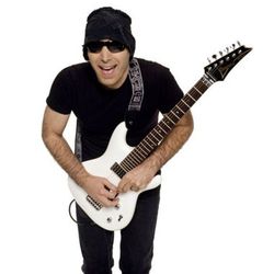 Foto do artista Joe Satriani 