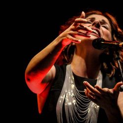 Foto do artista Katia Guerreiro
