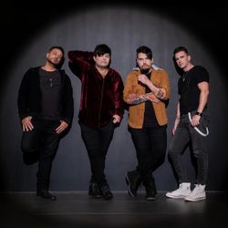 Foto do artista Cogumelo Plutão