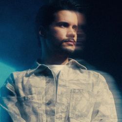 Foto do artista Gabriel Guedes